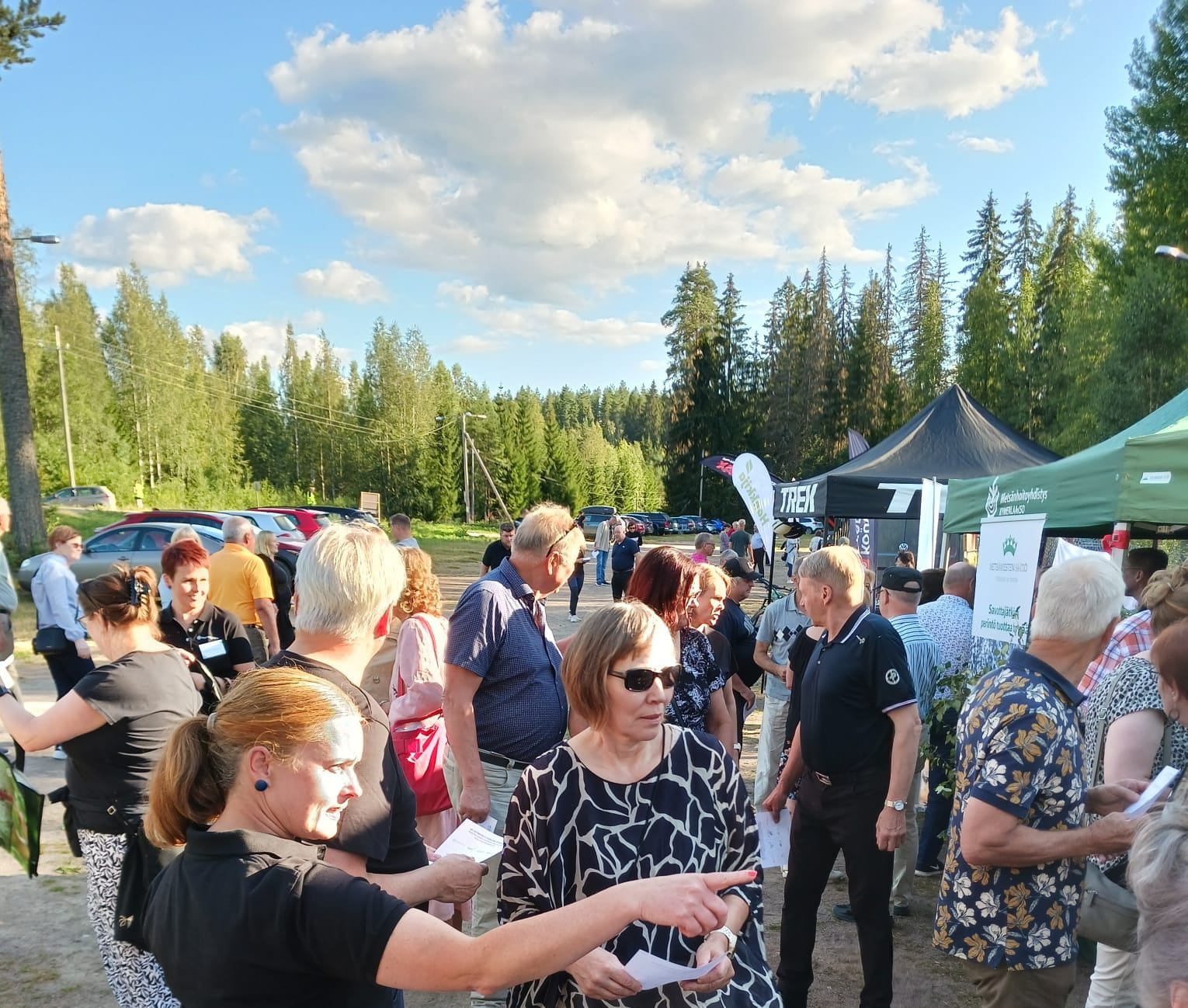 Ravit metsäteemalla